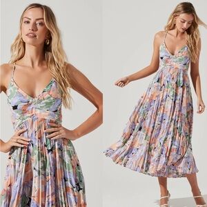 ASTR: BLYTHE FLORAL PLISSE MIDI DRESS